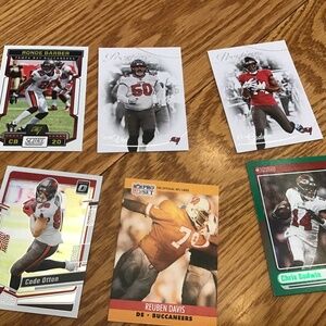 Lot 6 bucks football cards